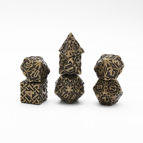 Dés Métal - Lot de 7 dés (16mm) avec boite en métal- Interlace Gold